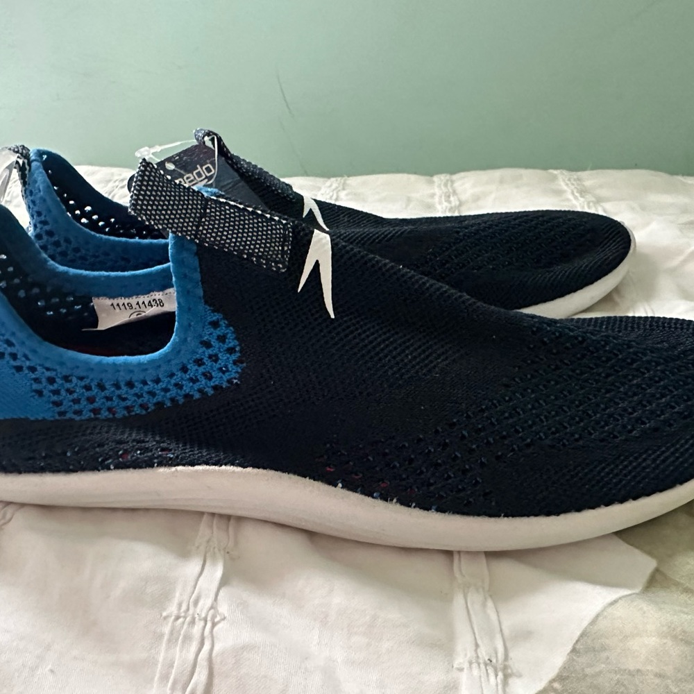 Speedo* Brand new with tags speedo swim shoes - Picture 2 of 6